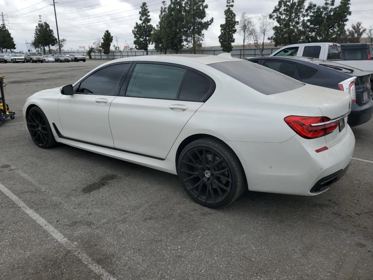 BMW 750 M пакет Head-up Harman Kardon - изображение 2