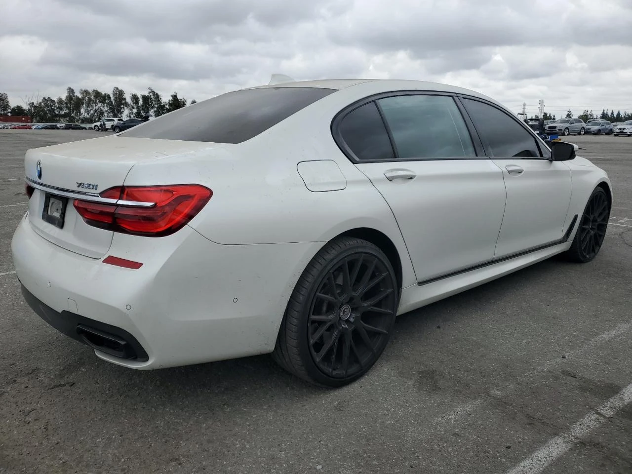 BMW 750 M пакет Head-up Harman Kardon - изображение 4