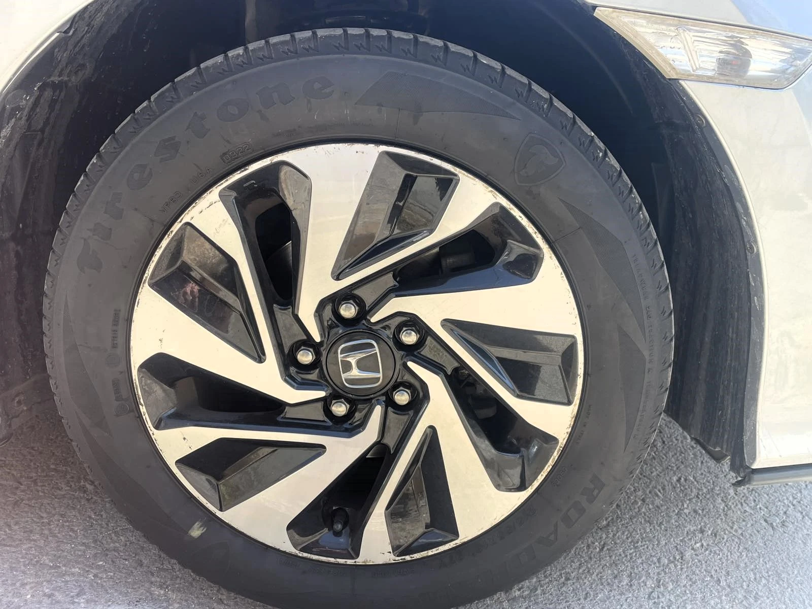 Honda Civic 1.0 VTEC Comfort Turbo 6MT - изображение 10