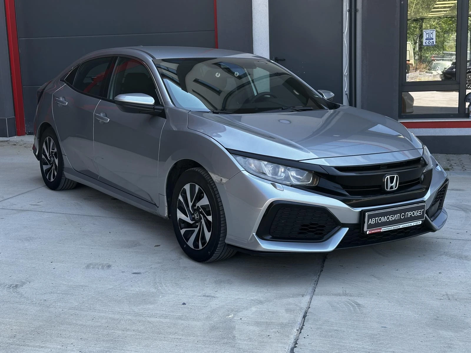 Honda Civic 1.0 VTEC Comfort Turbo 6MT - изображение 4