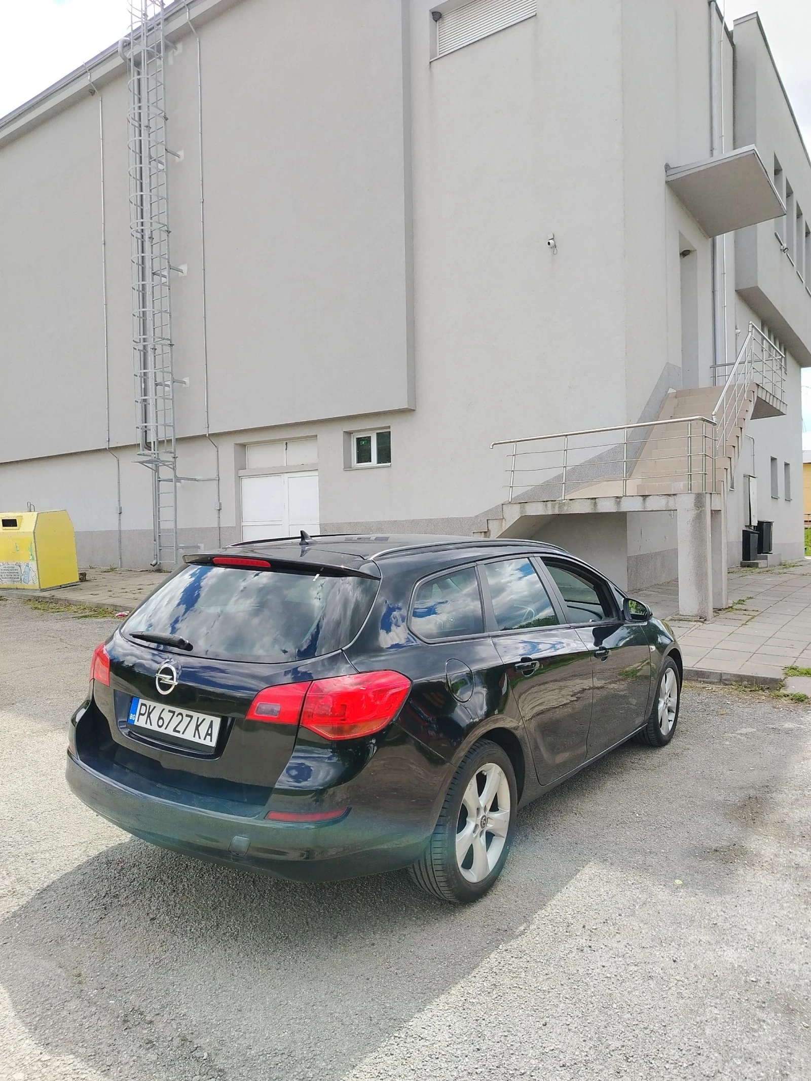 Opel Astra Opel Astra J Sports Tourer 1.3CDTI  - изображение 5