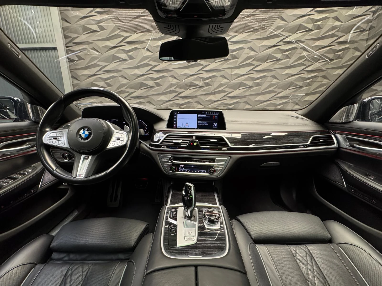 BMW 750 i xDrive M-sportpack 3d B&W* 360* Pano* 3xTV | Mobile.bg   5