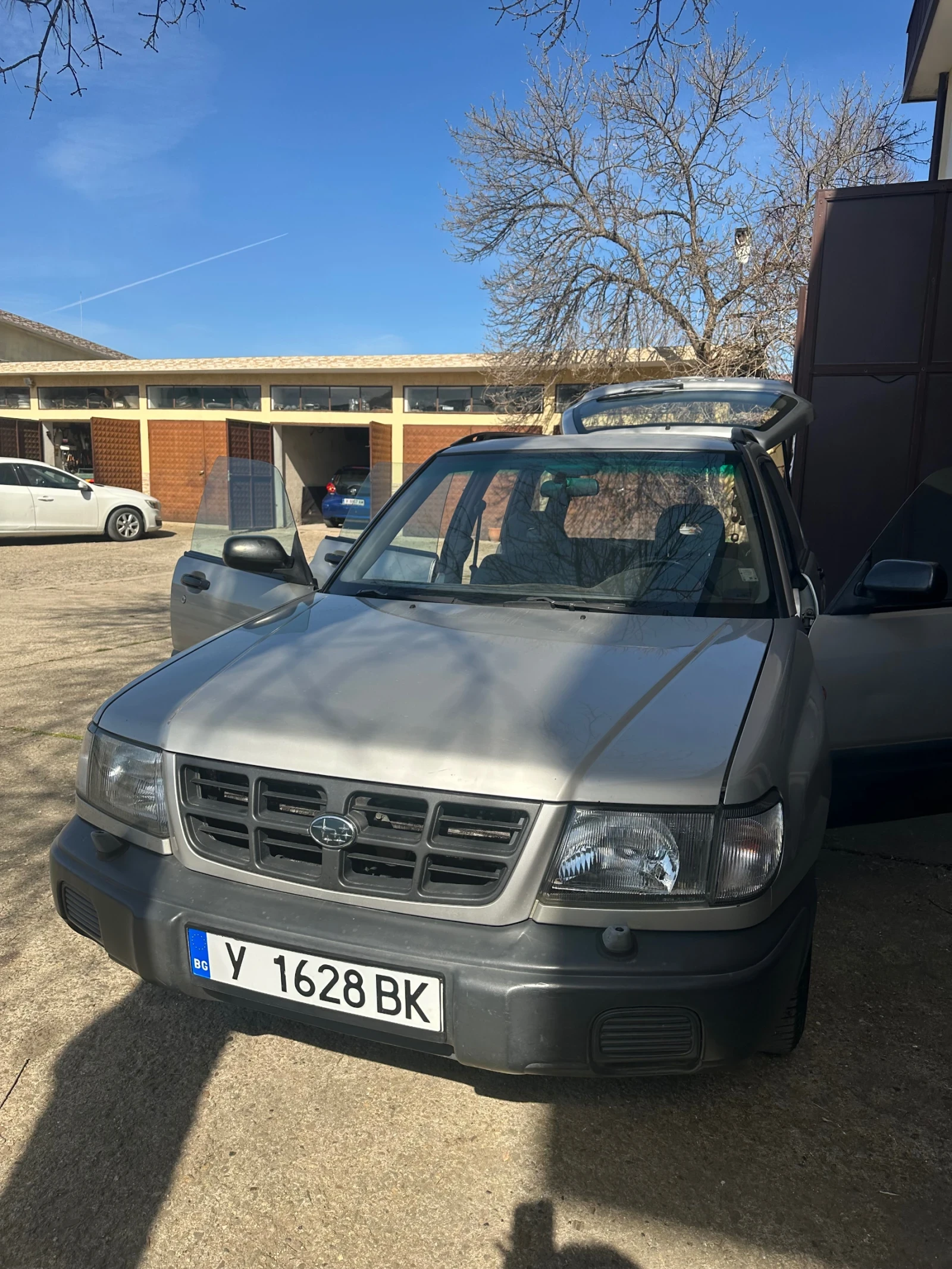 Subaru Forester 1999 година, обслужена всичко платено, снимка 2 - Автомобили и джипове - 53804358
