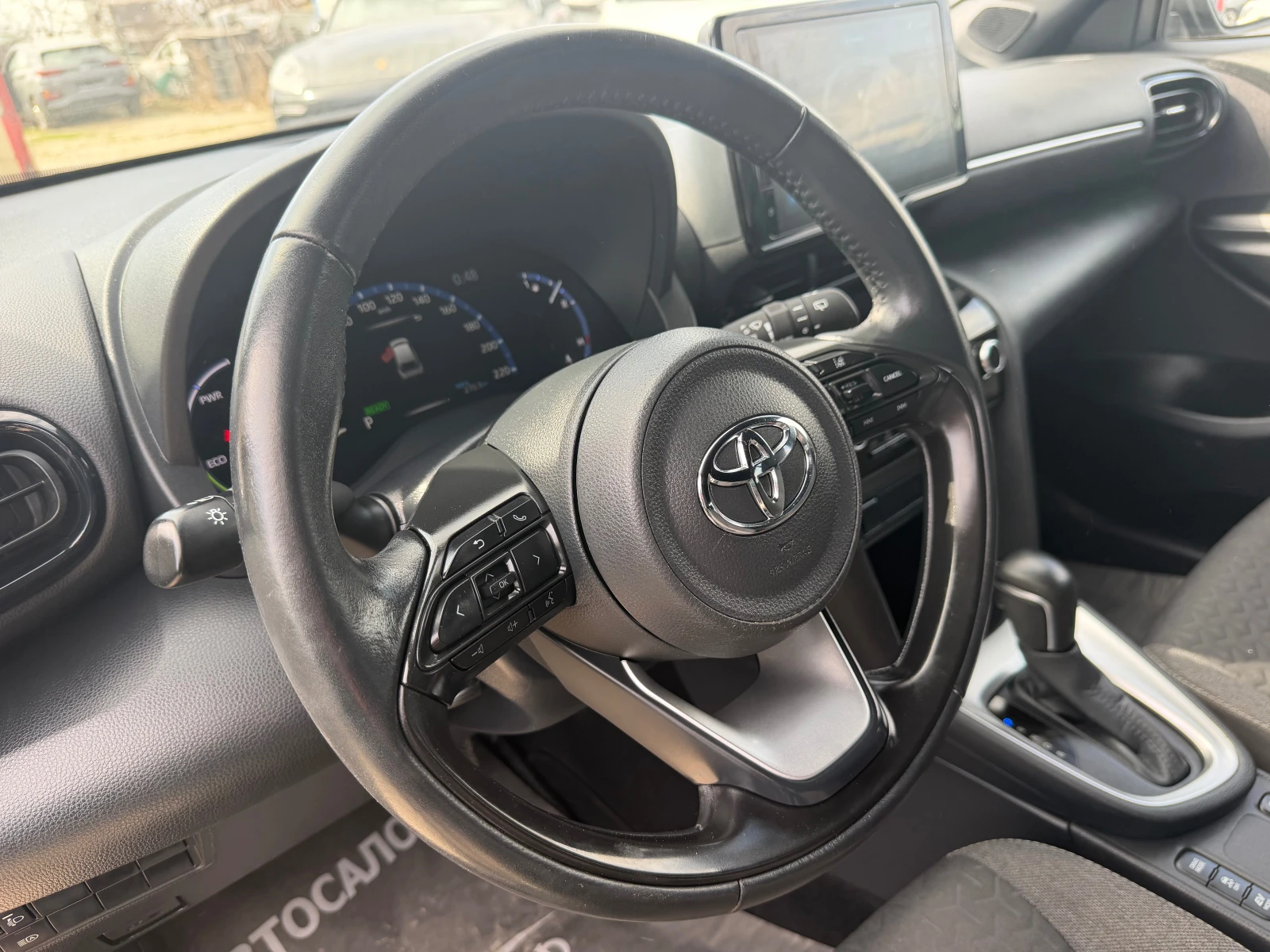 Toyota Yaris Cross 1.5 HIBRID DISTR LINE ASIST NAVI �������� �� 2033 | Mobile.bg � ����������� 9