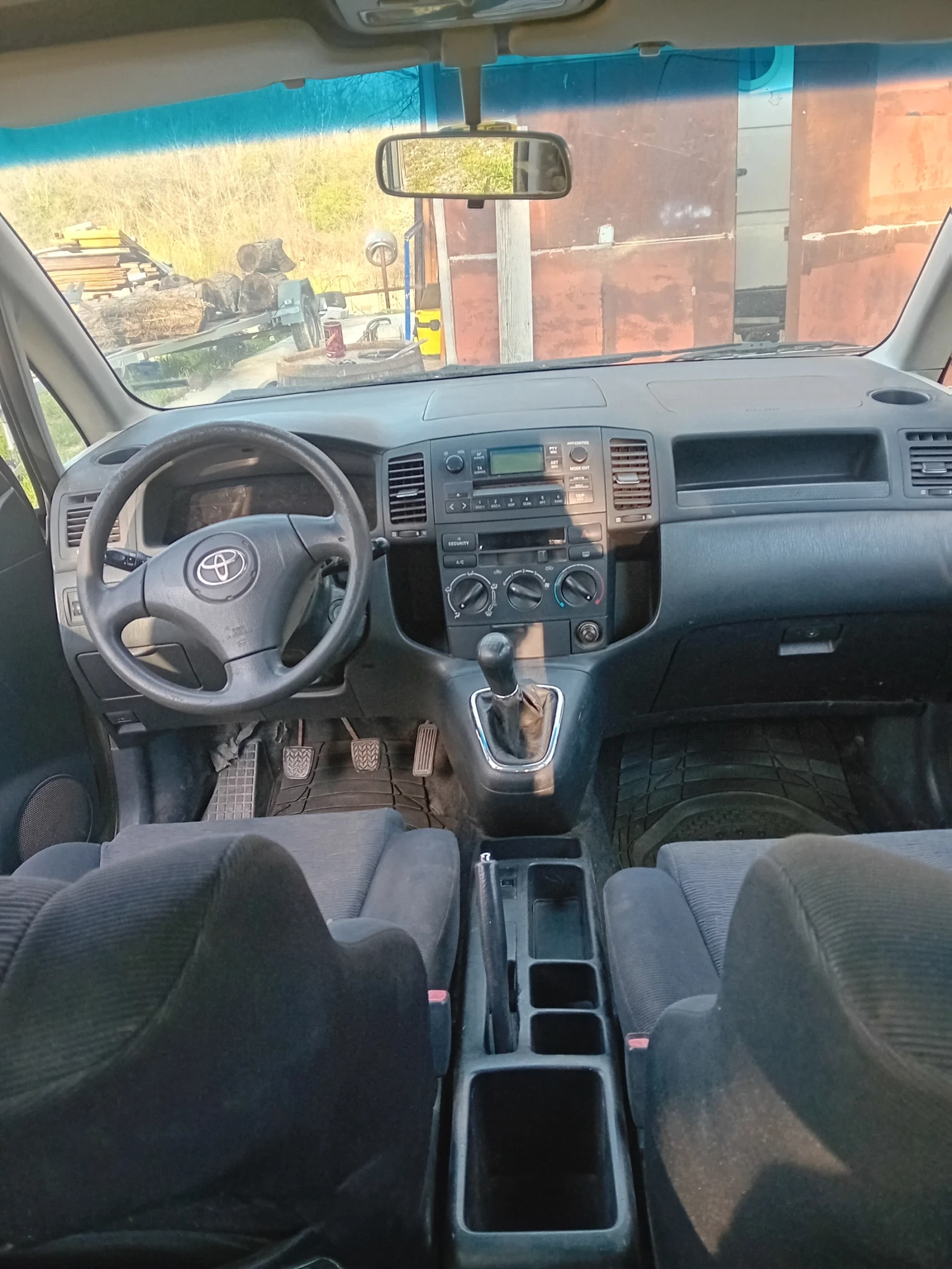 Toyota Corolla verso, снимка 7 - Автомобили и джипове - 54157331