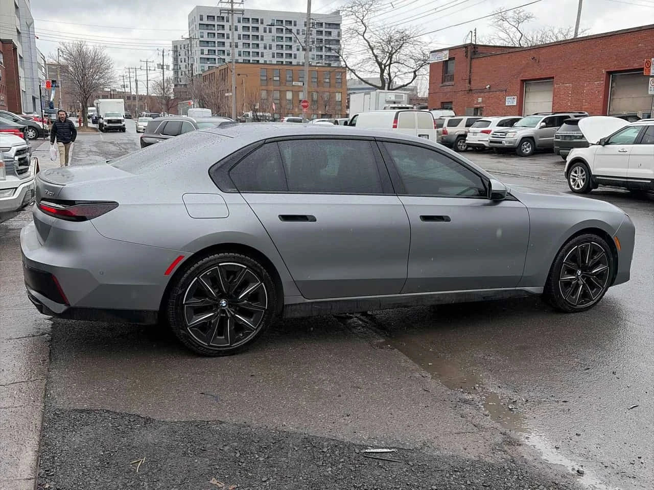 BMW 760  xDrive /Bowers & Wilkins / 360 / DIS/ОБДУХВАНЕ, снимка 3 - Автомобили и джипове - 54181919