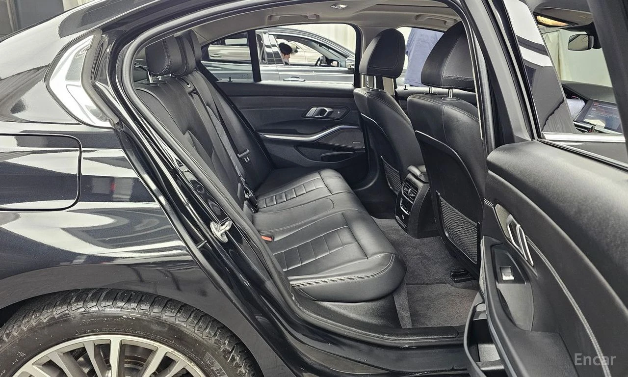 BMW 320 LUXURY* LINE* КАМЕРА* HARMON* KARDON* KЕЙЛЕС* , снимка 14 - Автомобили и джипове - 54644935