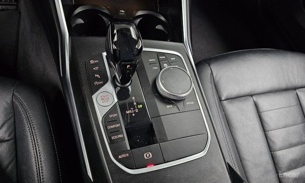 BMW 320 LUXURY* LINE* КАМЕРА* HARMON* KARDON* KЕЙЛЕС* , снимка 10 - Автомобили и джипове - 54644935