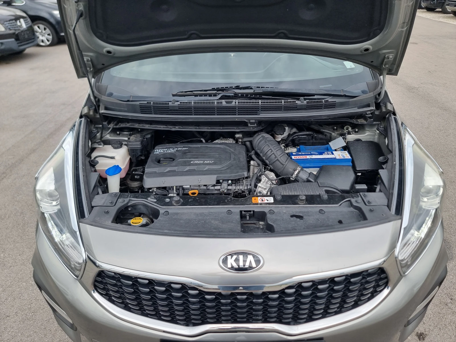 Kia Carens 1.7CRDI, снимка 17 - Автомобили и джипове - 55220026