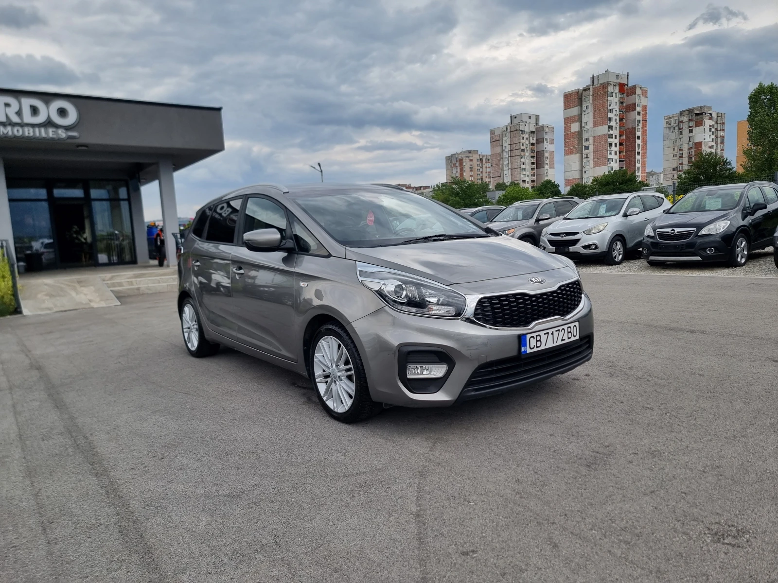 Kia Carens 1.7CRDI, снимка 8 - Автомобили и джипове - 55220026