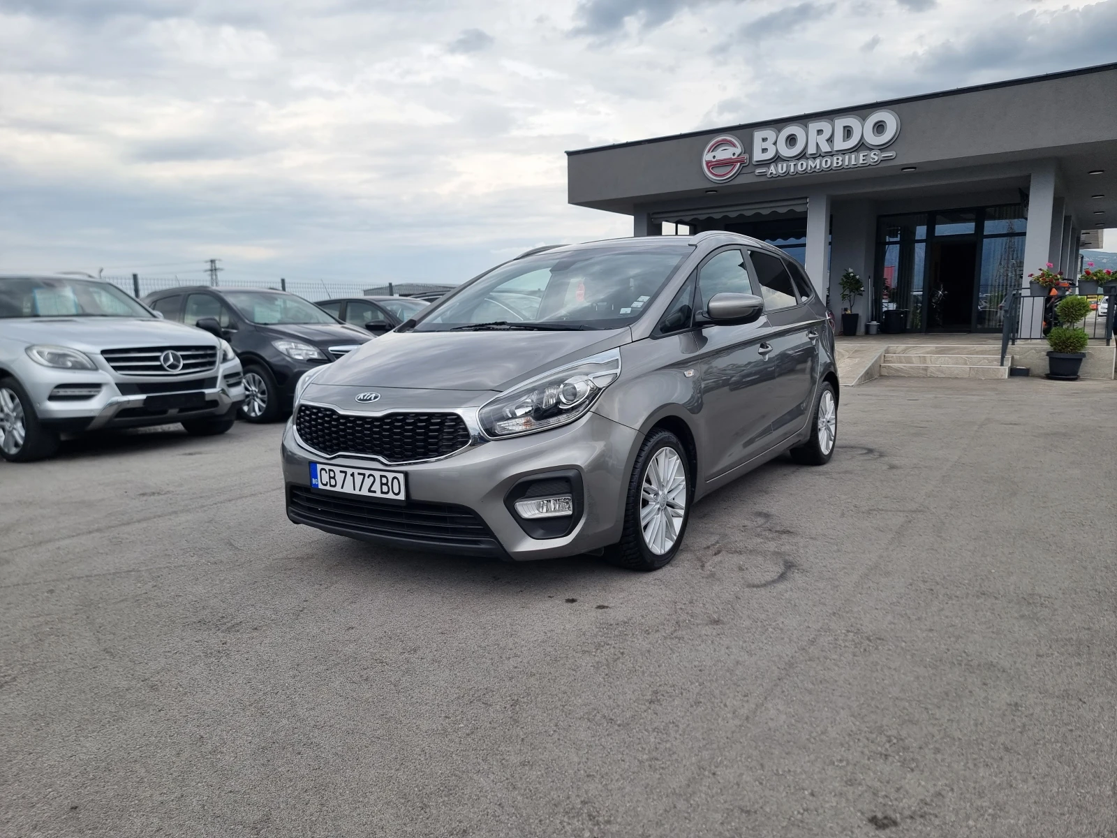 Kia Carens 1.7CRDI, снимка 3 - Автомобили и джипове - 55220026