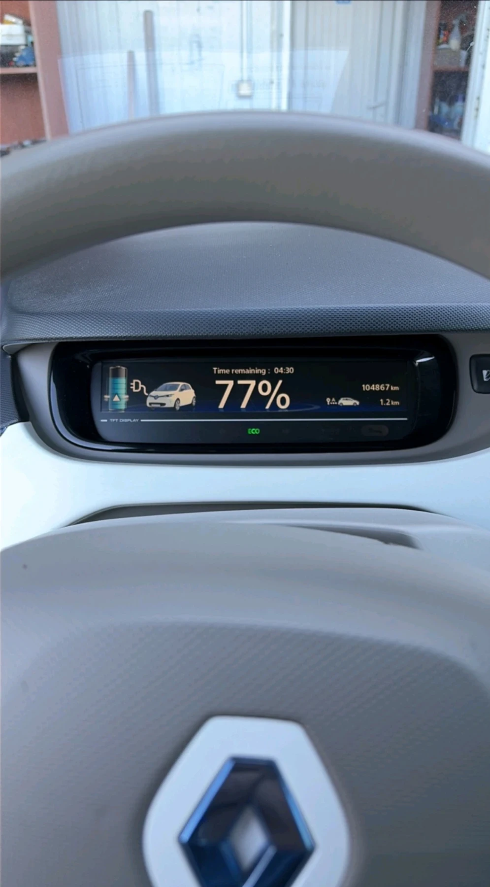 Renault Zoe, снимка 2 - Автомобили и джипове - 55356739