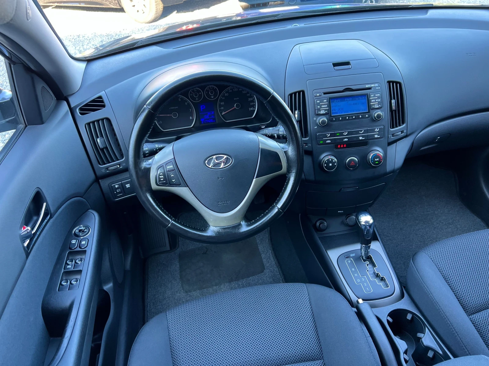 Hyundai I30 1.6i Бензин АВТОМАТ ШВЕЙЦАРИЯ, снимка 10 - Автомобили и джипове - 55470976
