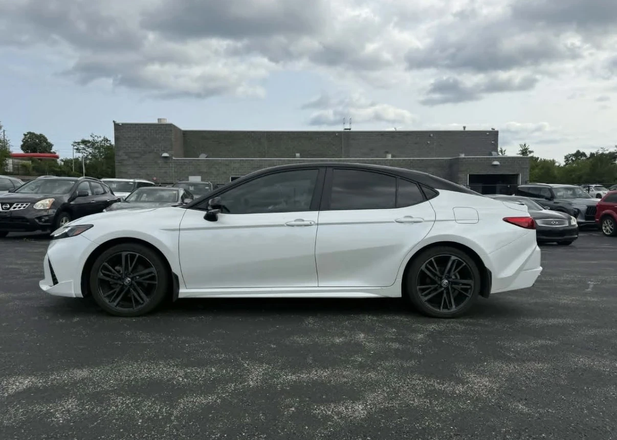 Toyota Camry HYBRID XSE * ЧЕРЕН ИНТЕРИОР * AWD * , снимка 2 - Автомобили и джипове - 55573261