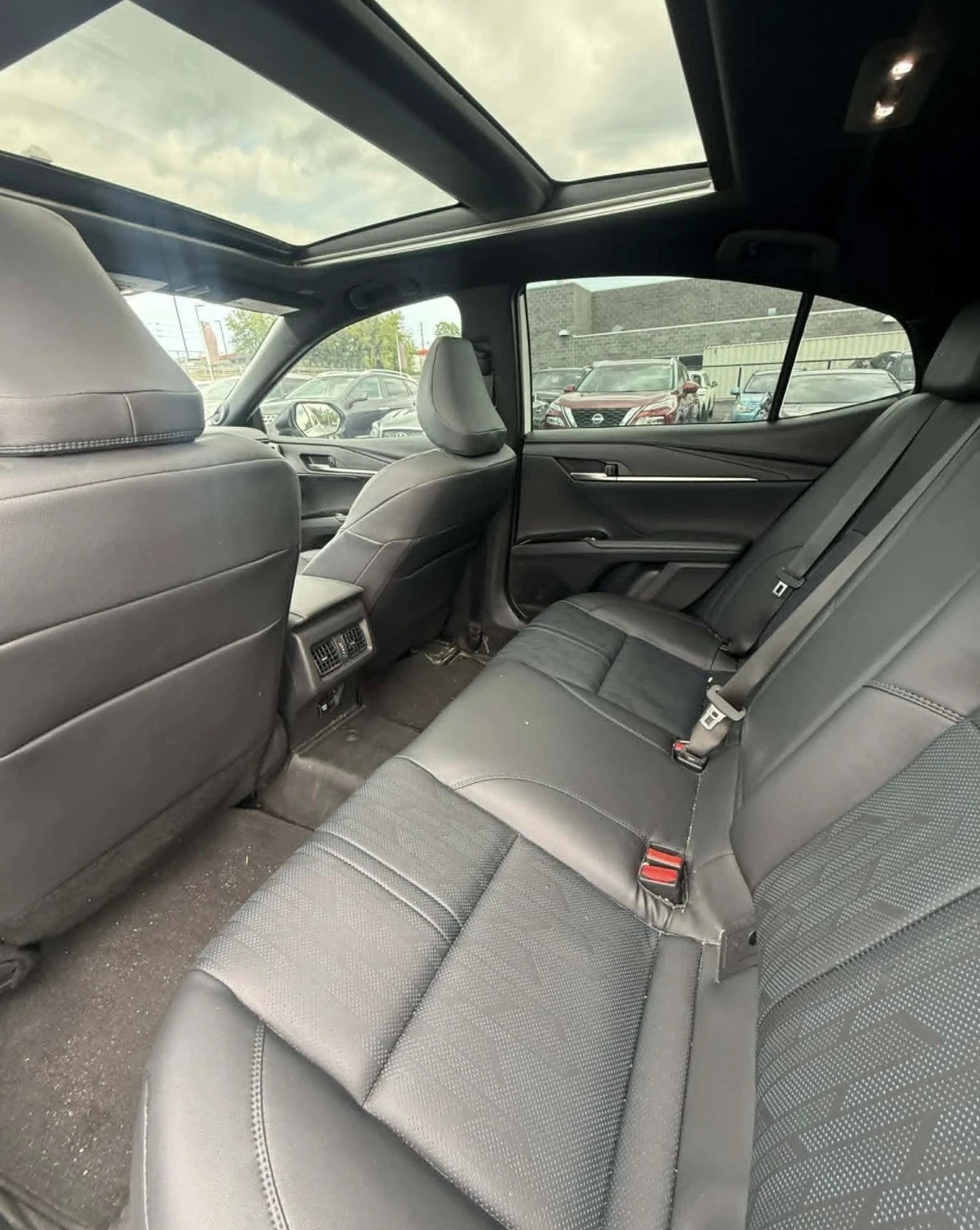 Toyota Camry HYBRID XSE * ЧЕРЕН ИНТЕРИОР * AWD * , снимка 9 - Автомобили и джипове - 55573261