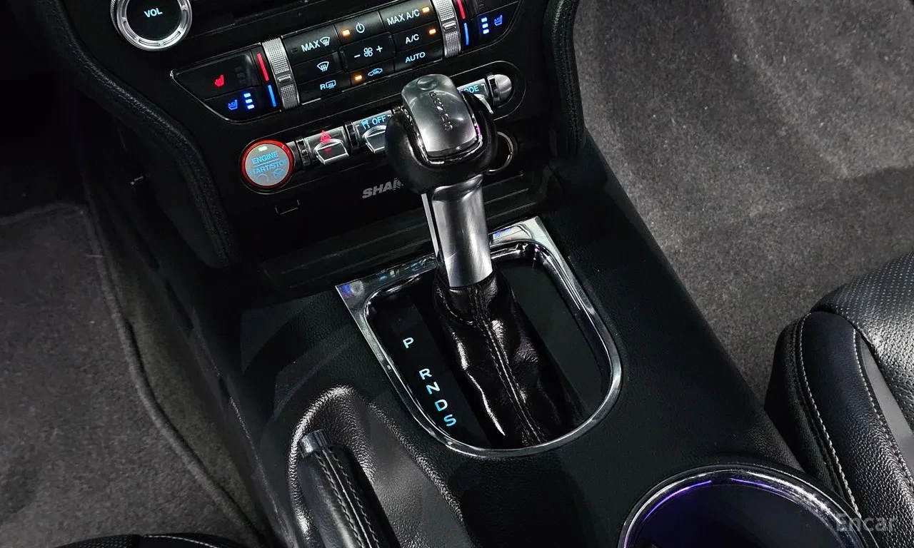 Ford Mustang 2.3 full extras* Цена до България, снимка 14 - Автомобили и джипове - 55787425