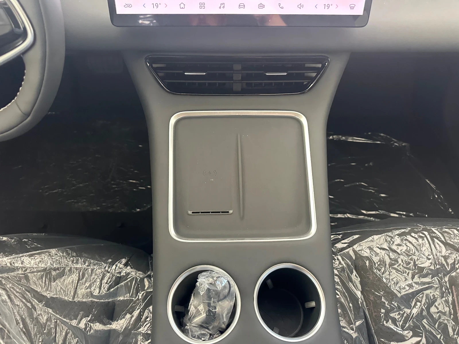 DONGFENG S7 REEV, снимка 12 - Автомобили и джипове - 56004613
