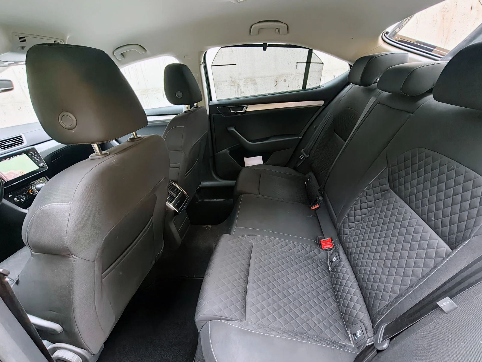 Skoda Superb 4x4/ 200к.с./ В гаранция, снимка 9 - Автомобили и джипове - 56217199