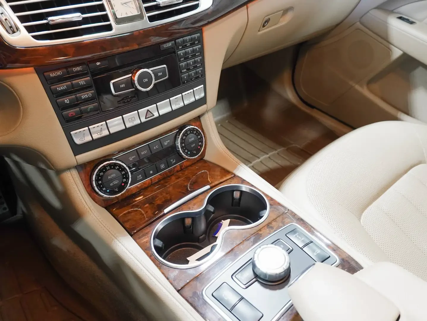 Mercedes-Benz CLS 550 AMG LINE/HARMAN KARDON/�����/������ ��� ���������� | Mobile.bg � ����������� 12