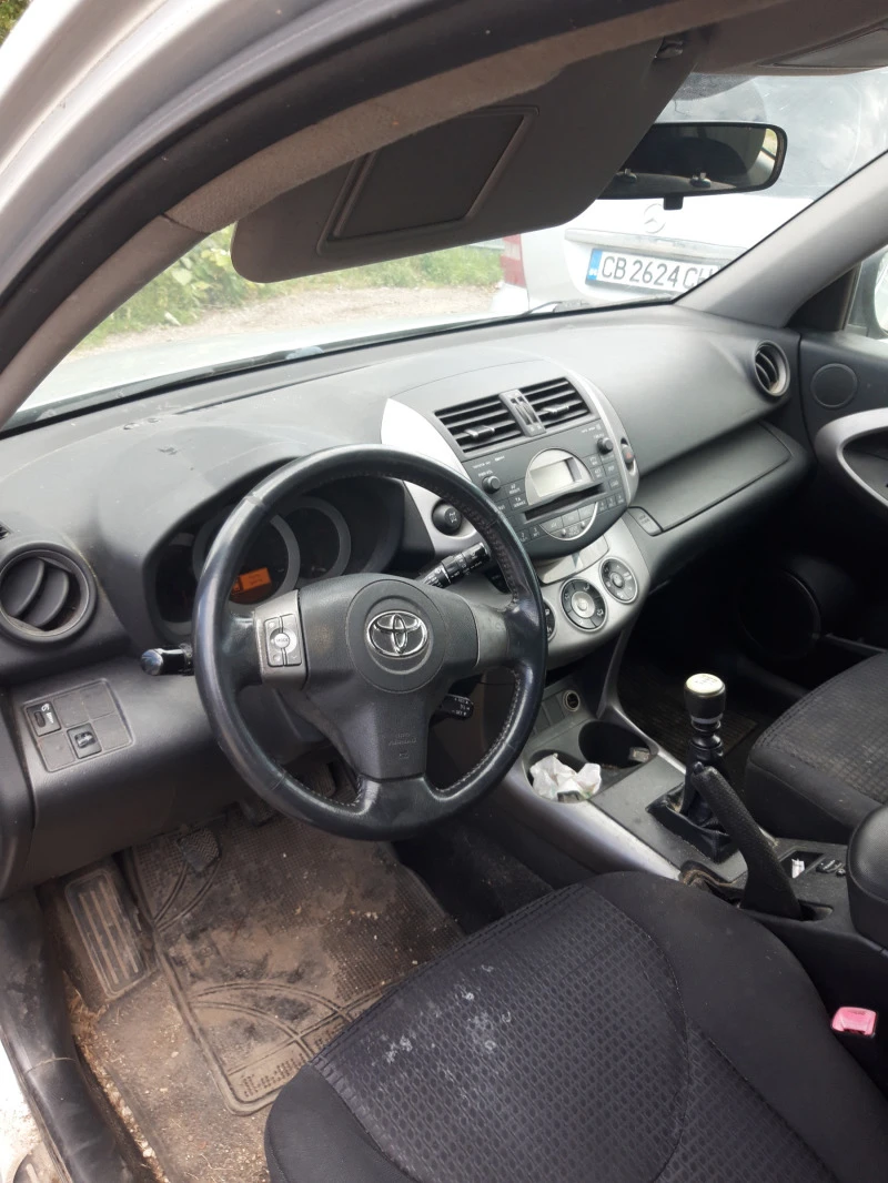 Toyota Rav4 2.2D-CAT НА ЧАСТИ.177К.С, снимка 4 - Автомобили и джипове - 45948566