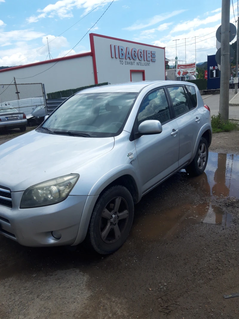 Toyota Rav4 2.2D-CAT НА ЧАСТИ.177К.С, снимка 2 - Автомобили и джипове - 45948566