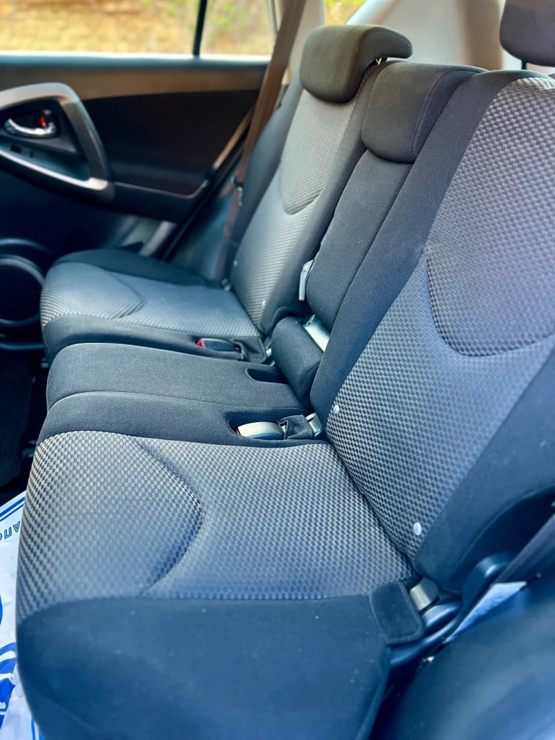 Toyota Rav4 * ИТАЛИЯ* 4х4 2.0-БЕНЗИН - Автоматик , снимка 13 - Автомобили и джипове - 50201261