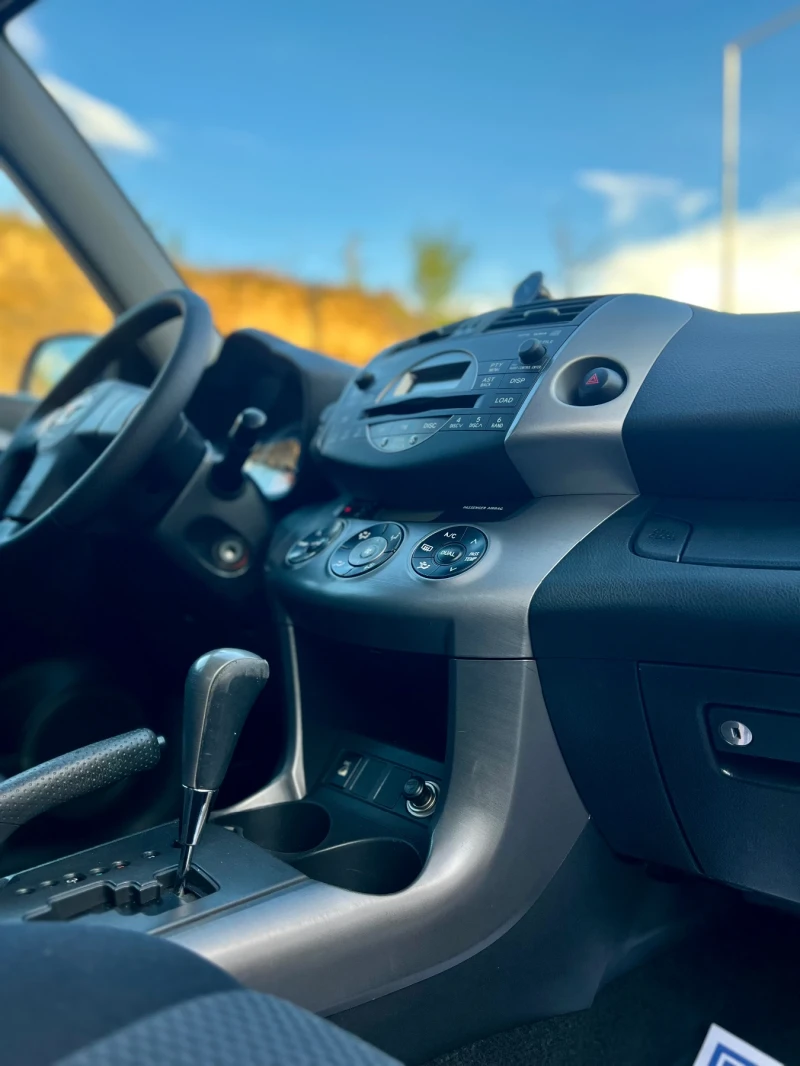 Toyota Rav4 * ИТАЛИЯ* 4х4 2.0-БЕНЗИН - Автоматик , снимка 10 - Автомобили и джипове - 50201261