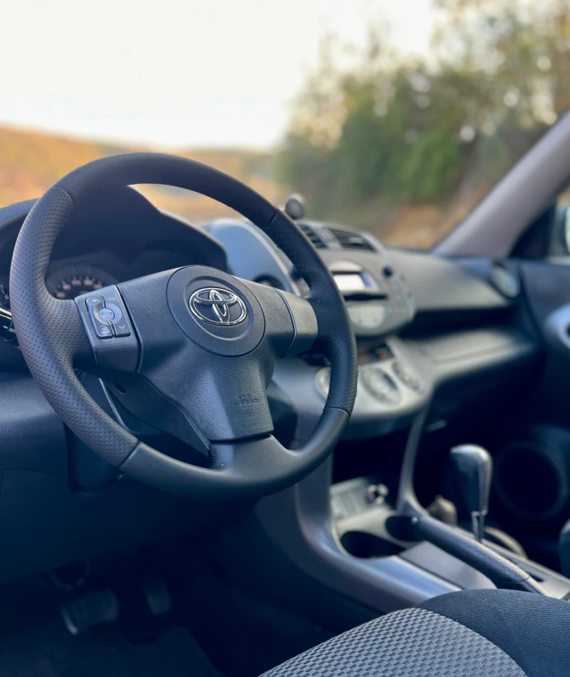 Toyota Rav4 * ИТАЛИЯ* 4х4 2.0-БЕНЗИН - Автоматик , снимка 9 - Автомобили и джипове - 50201261