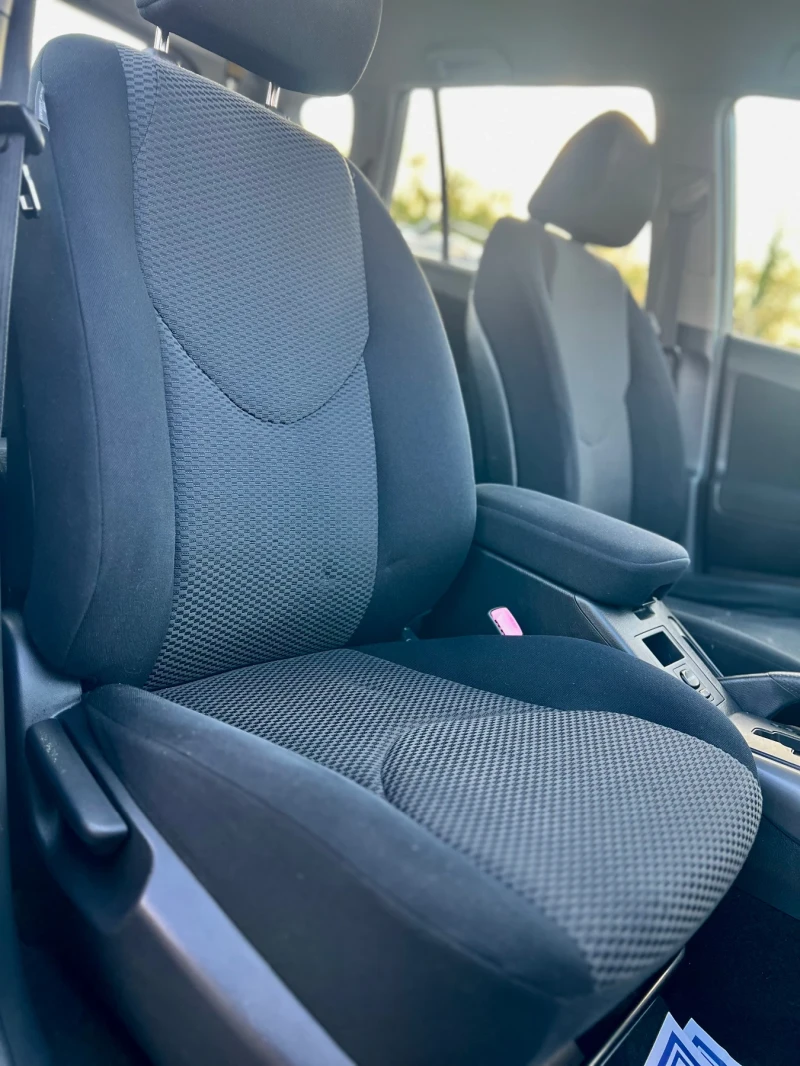 Toyota Rav4 * ИТАЛИЯ* 4х4 2.0-БЕНЗИН - Автоматик , снимка 12 - Автомобили и джипове - 50201261