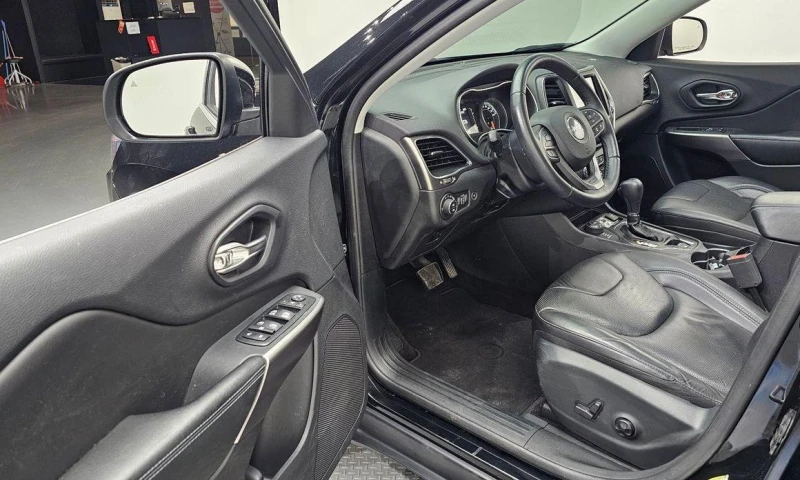 Jeep Cherokee 2.4 Longitude High AWD , снимка 11 - Автомобили и джипове - 52105640