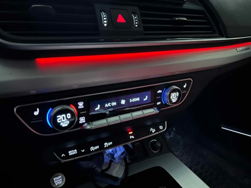 Audi SQ5 * Technik * CARFAX * БЕЗ ПЪРВОНАЧАЛНА ВНОСКА, снимка 15 - Автомобили и джипове - 53382423