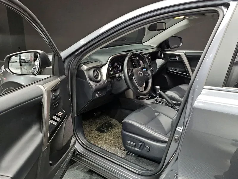 Toyota Rav4 5Th Generation 2.5 2Wd, снимка 10 - Автомобили и джипове - 56354390