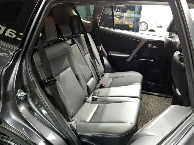Toyota Rav4 5Th Generation 2.5 2Wd, снимка 11 - Автомобили и джипове - 56354390