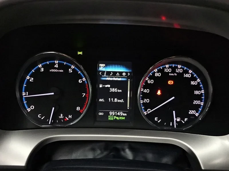 Toyota Rav4 5Th Generation 2.5 2Wd, снимка 8 - Автомобили и джипове - 56354390