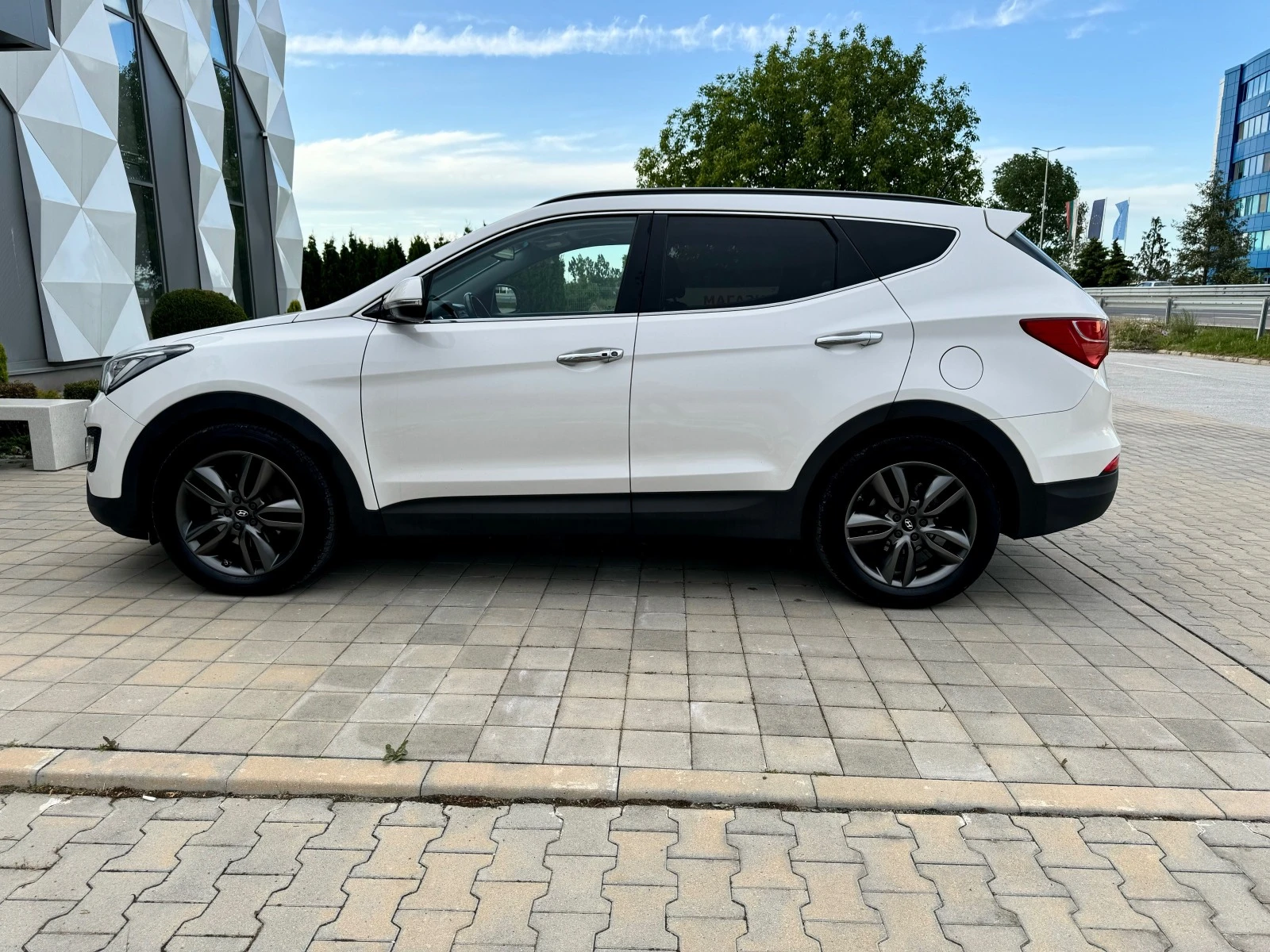 Hyundai Santa fe ПАНОРАМА-ОБДУХВАНЕ-KEYGO-ПАМЕТ-ПОДГРЕВ-EASY-ENTRY - изображение 8