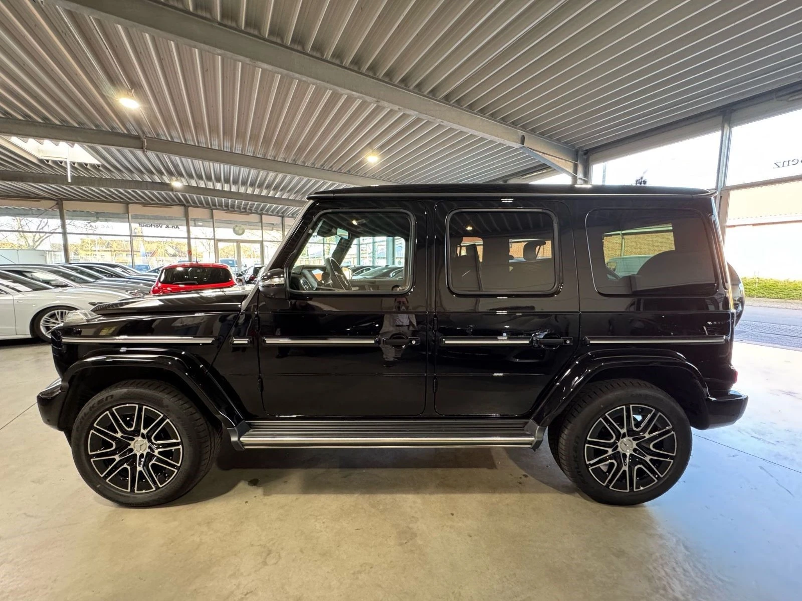 Mercedes-Benz G 450 d/AMG/4MATIC/FACELIFT/SUPERIOR/BURM/360/MANUFAKTUR - изображение 4