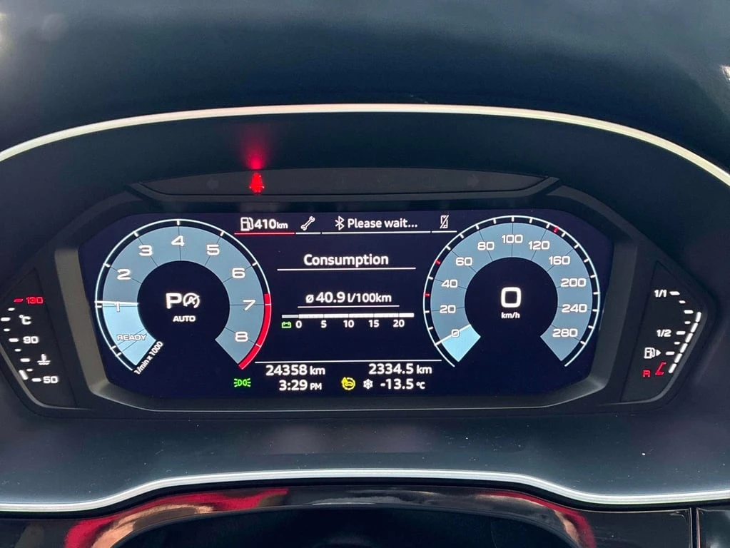 Audi Q3 * Quattro AWD * CARFAX * Дигитално табло - изображение 8