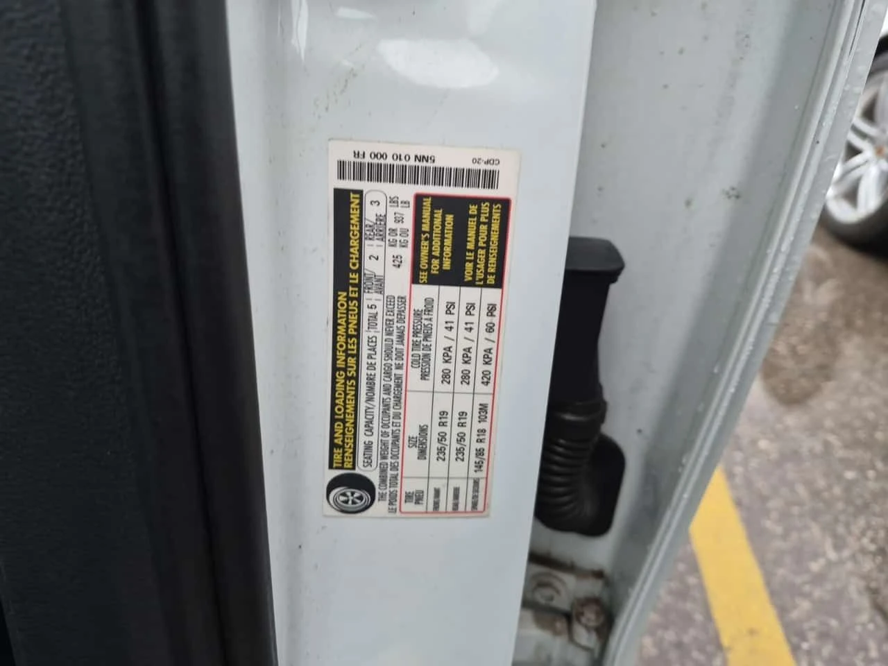 VW Tiguan * Comfortline R Line * CARFAX * 2 КЛЮЧА, снимка 12 - Автомобили и джипове - 54203418