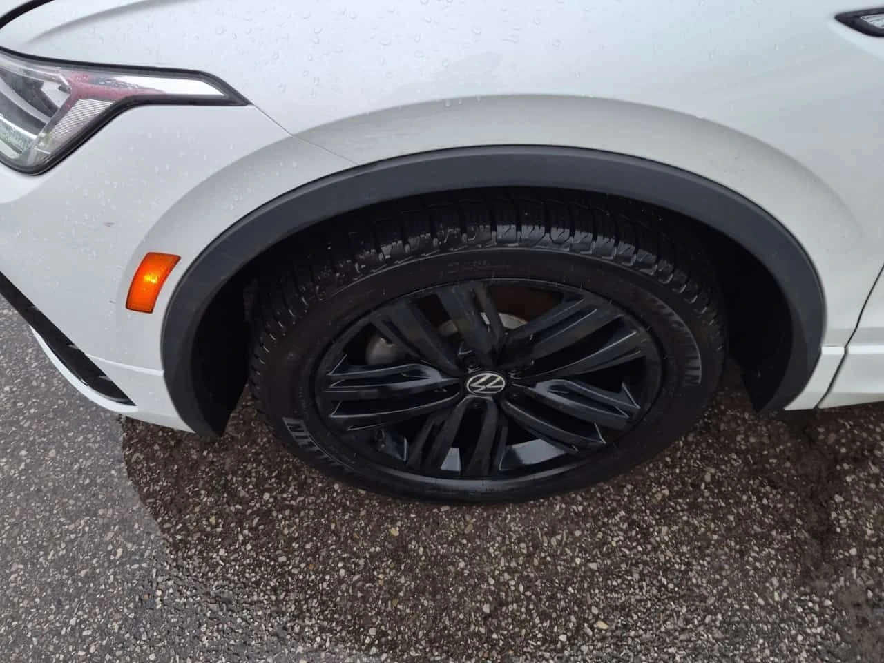 VW Tiguan * Comfortline R Line * CARFAX * 2 КЛЮЧА, снимка 6 - Автомобили и джипове - 54203418