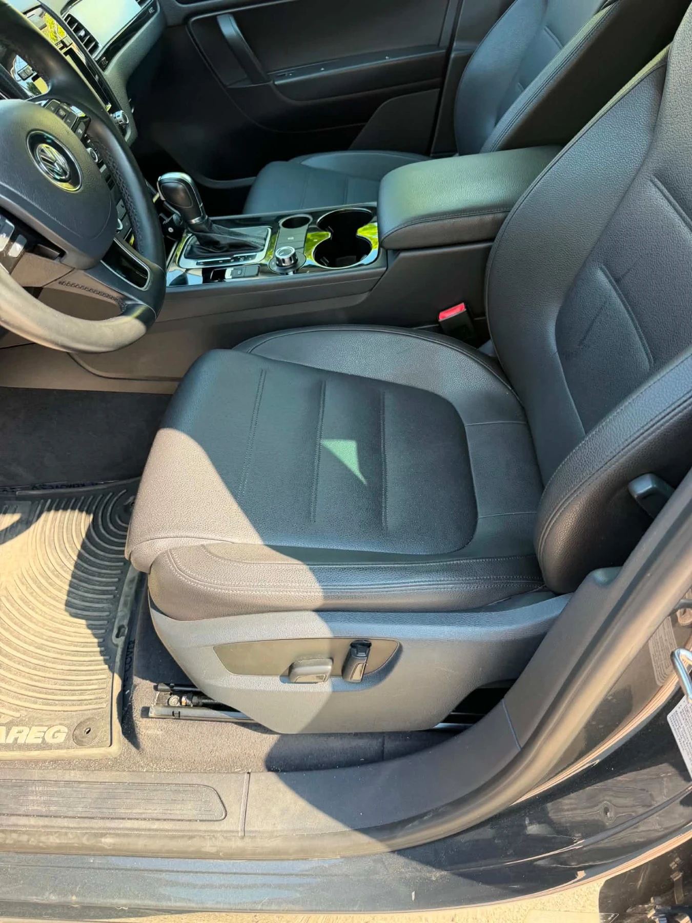 VW Touareg, снимка 4 - Автомобили и джипове - 55071302