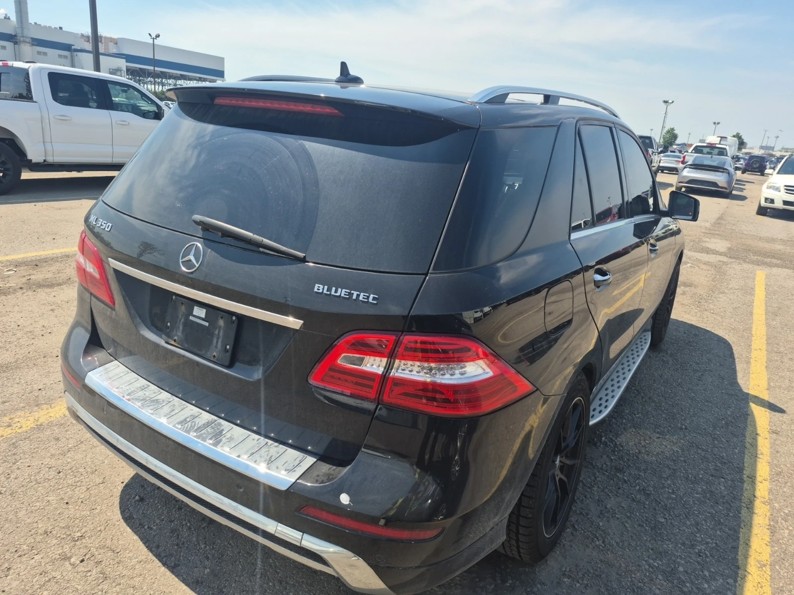 Mercedes-Benz ML 350 D * AMG * AIRMATIC * BLIND SPOT * ПАНО * CARFAX, снимка 3 - Автомобили и джипове - 55133415