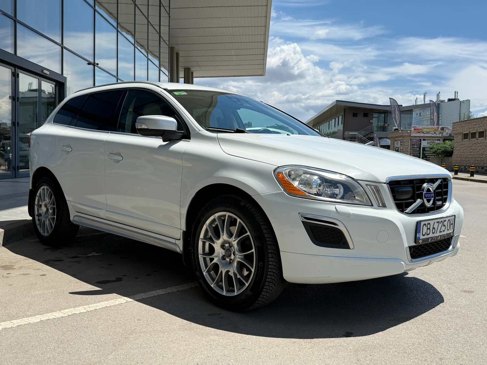 Volvo XC60 6 МЕСЕЦА ГАРАНЦИЯ/2.4 D5 R Design AWD 215к.с. , снимка 7 - Автомобили и джипове - 55231827
