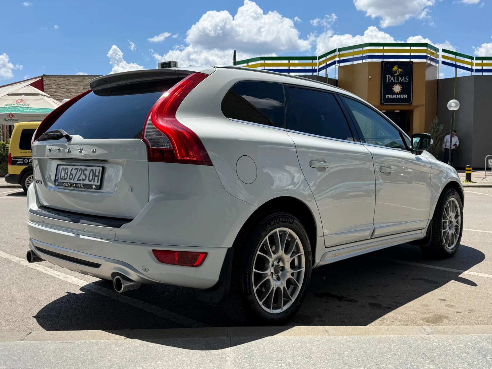Volvo XC60 6 МЕСЕЦА ГАРАНЦИЯ/2.4 D5 R Design AWD 215к.с. , снимка 5 - Автомобили и джипове - 55231827