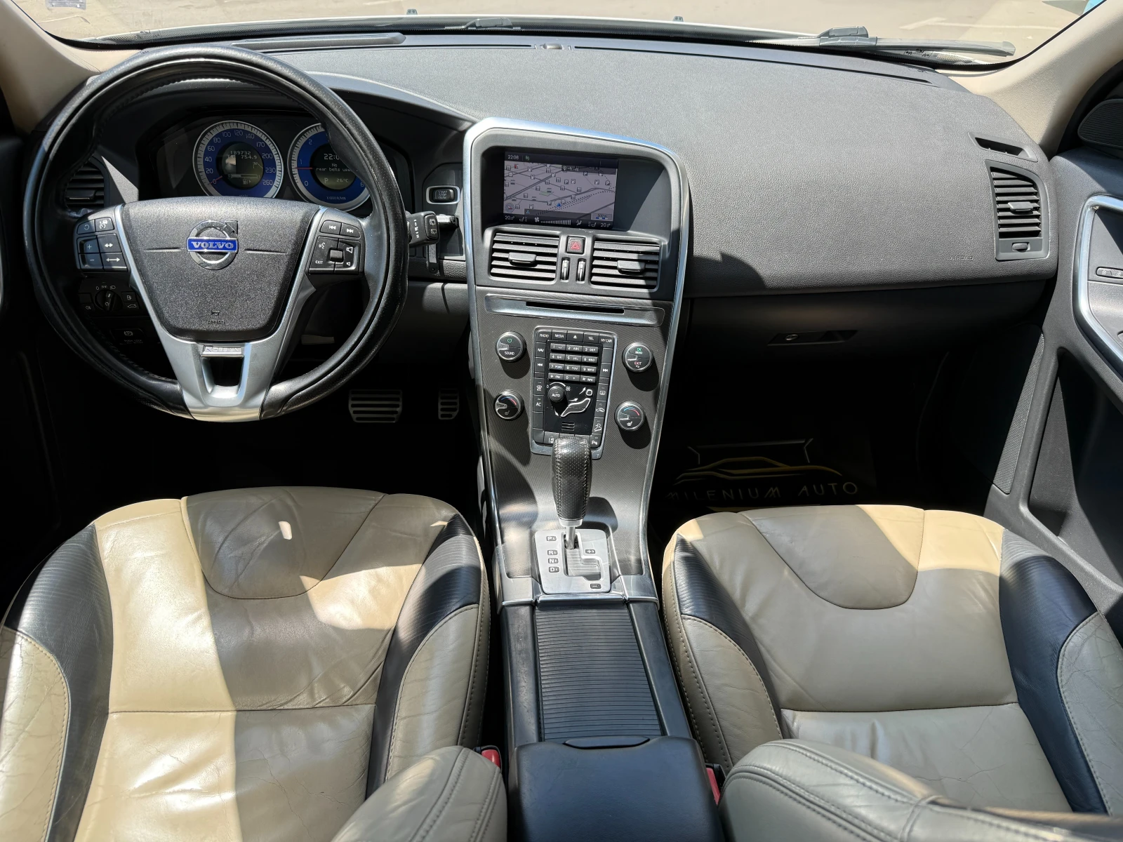 Volvo XC60 6 МЕСЕЦА ГАРАНЦИЯ/2.4 D5 R Design AWD 215к.с. , снимка 9 - Автомобили и джипове - 55231827