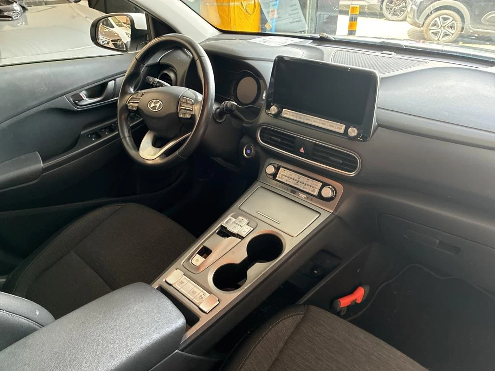 Hyundai Kona 64 kWh Fashion, снимка 8 - Автомобили и джипове - 55274805
