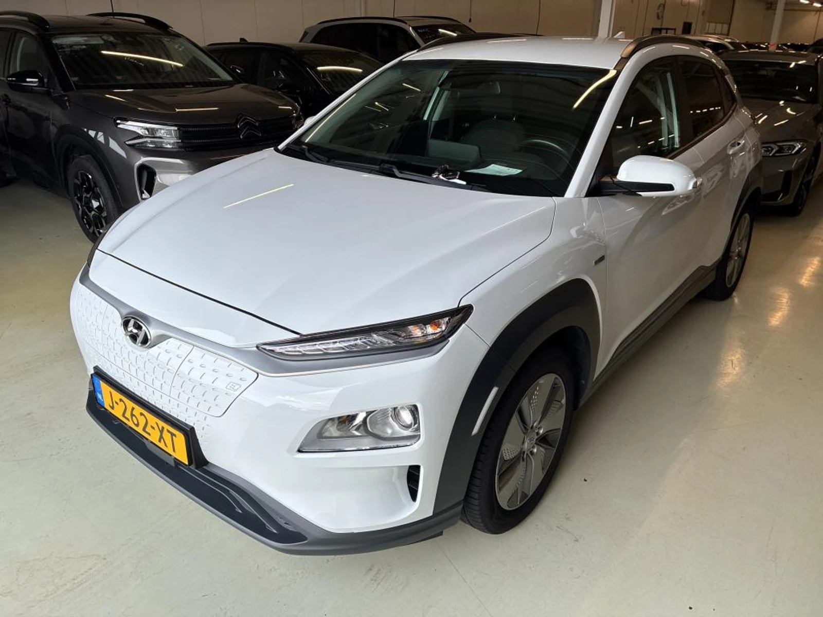 Hyundai Kona 64 kWh Fashion, снимка 2 - Автомобили и джипове - 55274805