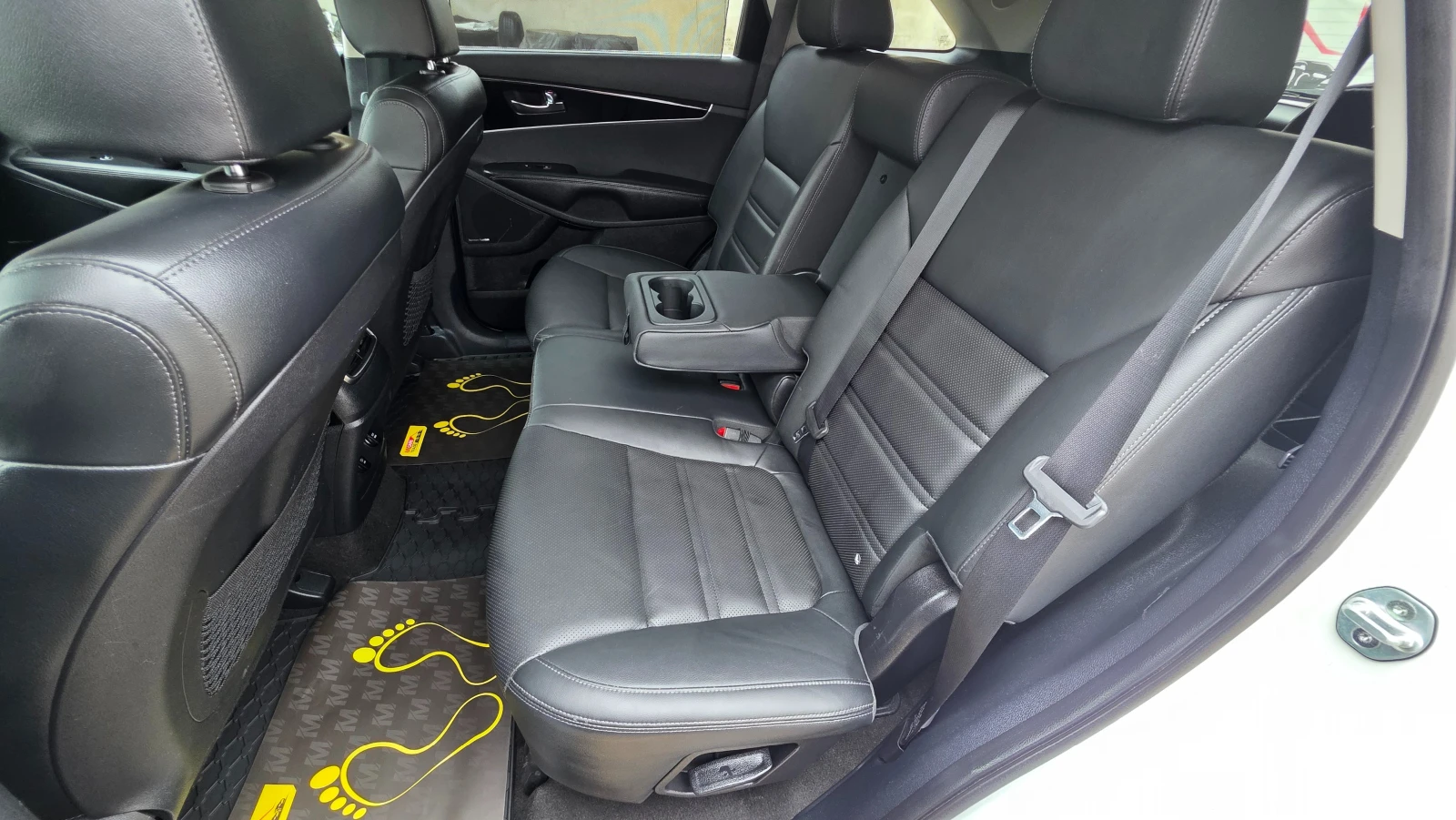 Kia Sorento 2.2 CRDi/4x4/Facelift/Швейцария, снимка 13 - Автомобили и джипове - 55393941