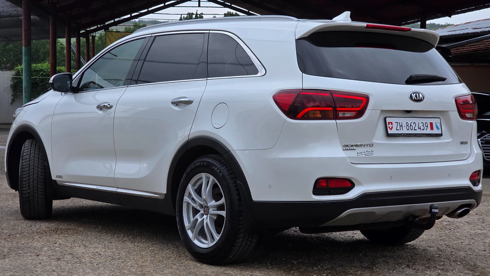 Kia Sorento 2.2 CRDi/4x4/Facelift/Швейцария, снимка 3 - Автомобили и джипове - 55393941