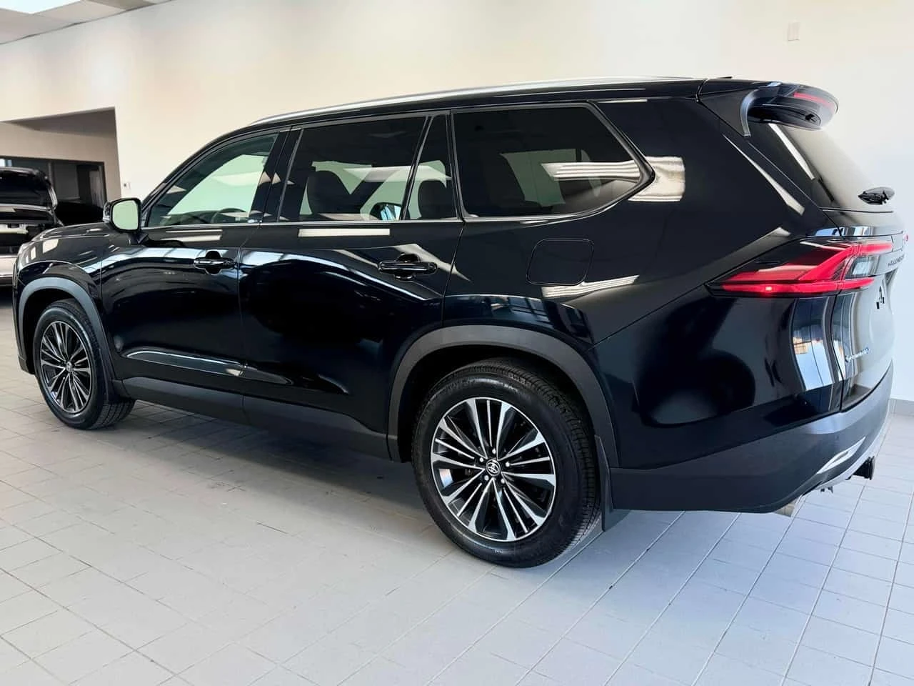 Toyota Highlander * Hybrid Platinum MAX AWD * CARFAX * ����� �� ���� | Mobile.bg � ����������� 2