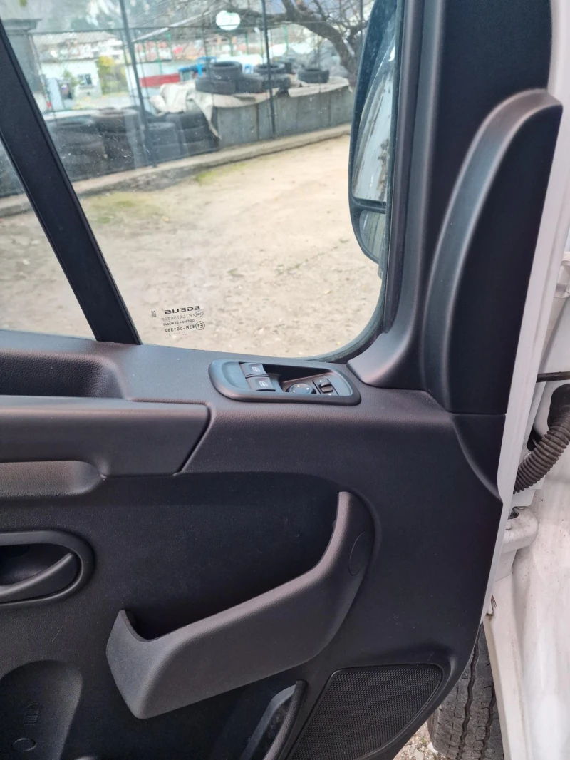 Renault Master 10 палетен , снимка 7 - Бусове и автобуси - 52588177